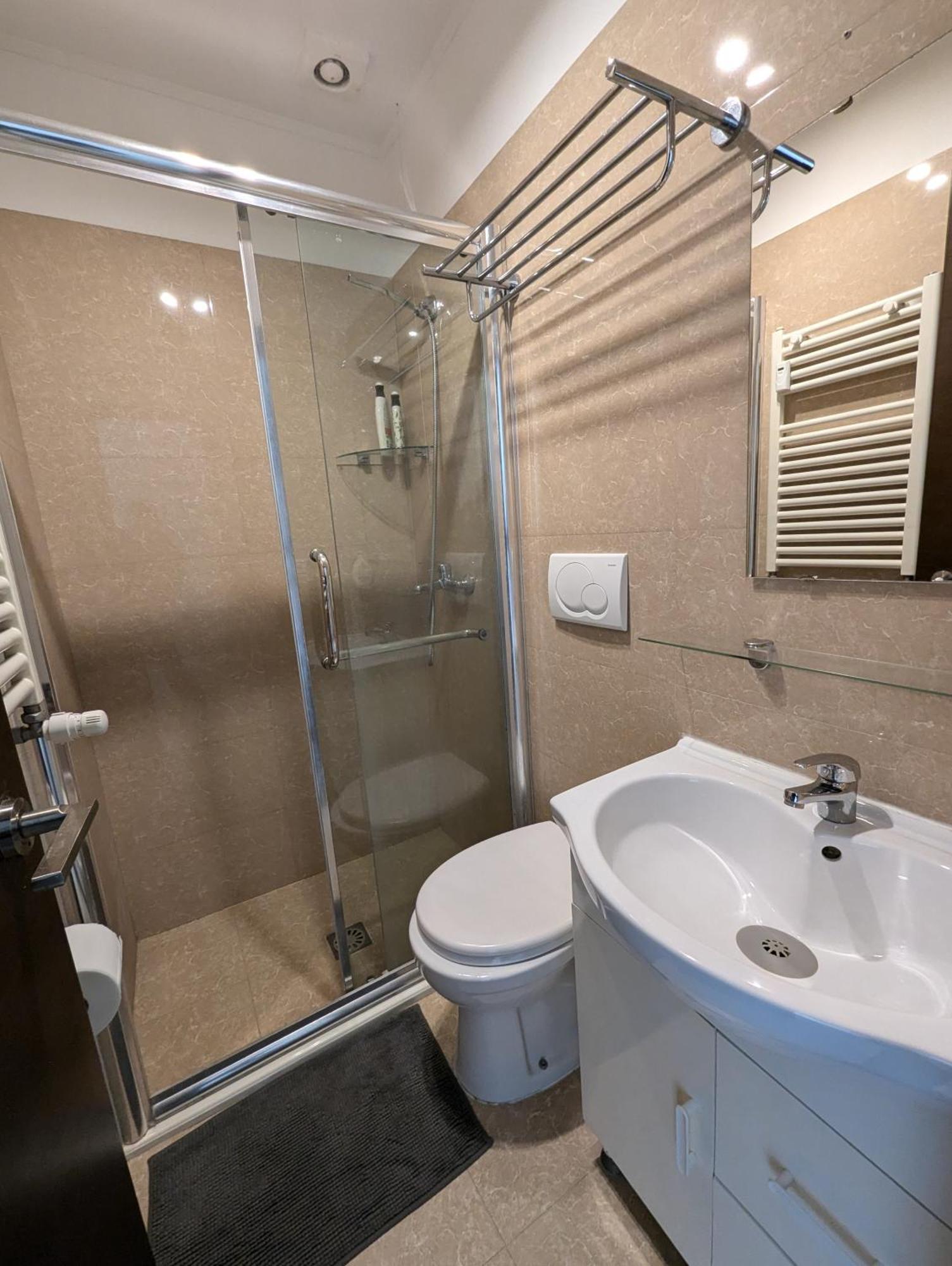 Roomz Romestay Luaran gambar