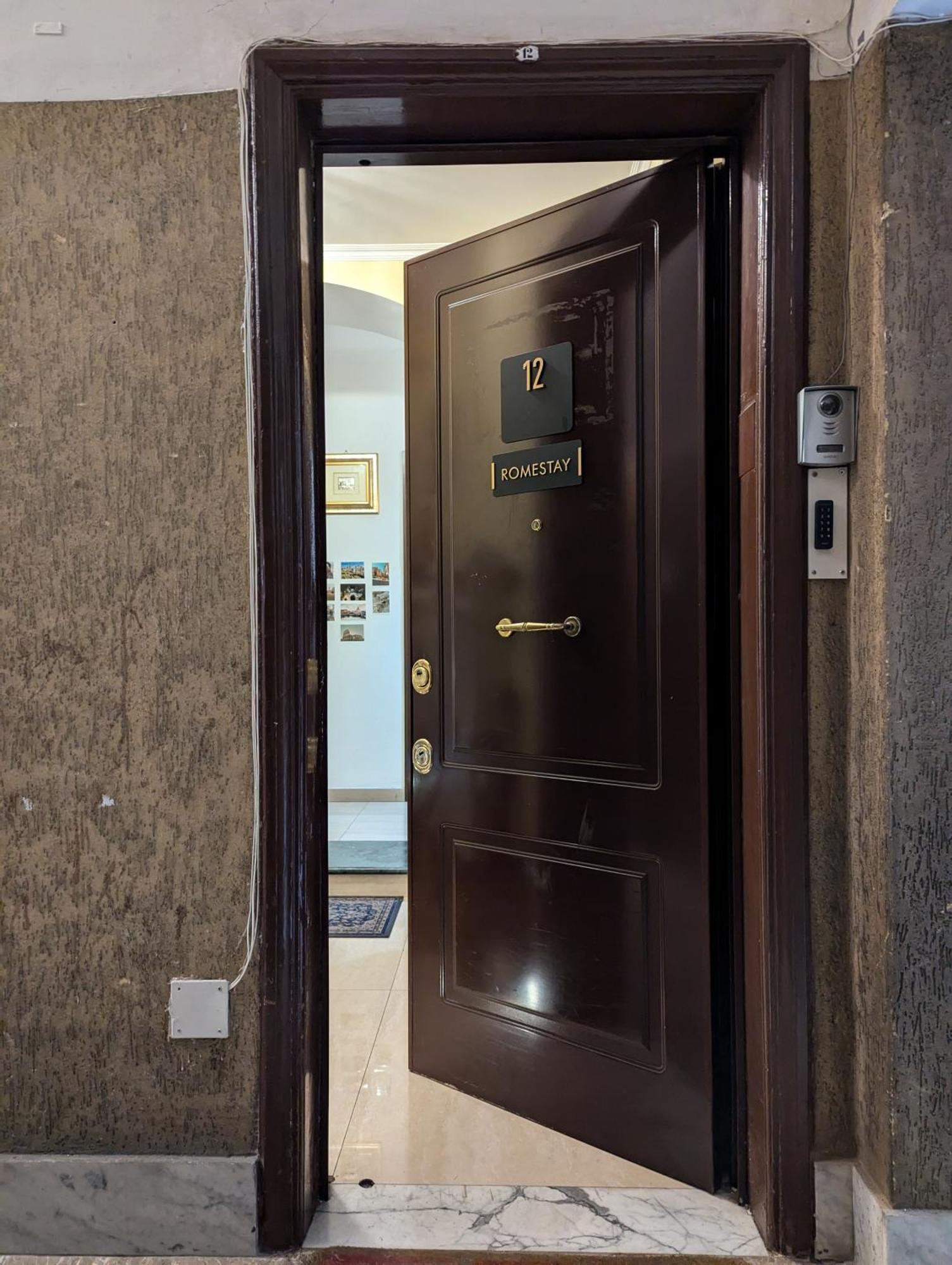 Roomz Romestay Luaran gambar